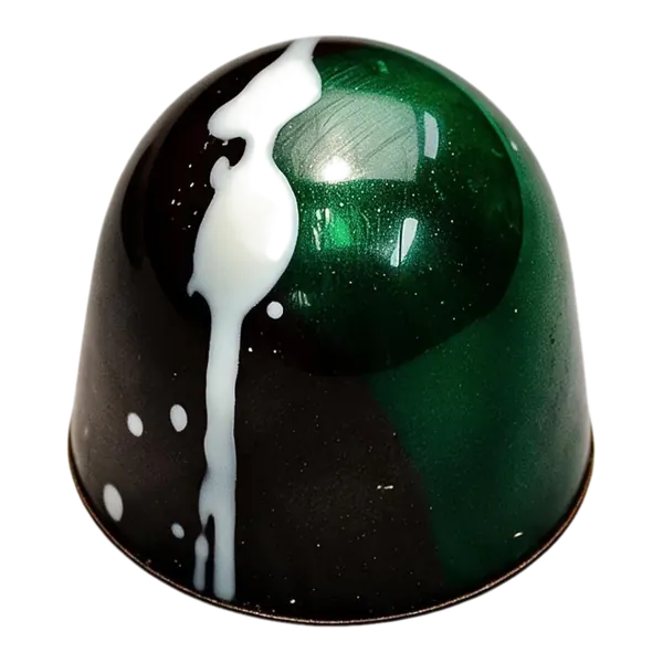 After eight: donkergroene ronde bonbon met een witte chocoladedruppel